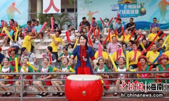 疯狂撞击同学白丝麻麻